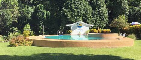 Chambre, 1 chambre, balcon, vue jardin | Piscine