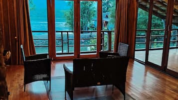 Penthouse Superior, quang cảnh hồ | Truy cập Internet không dây miễn phí