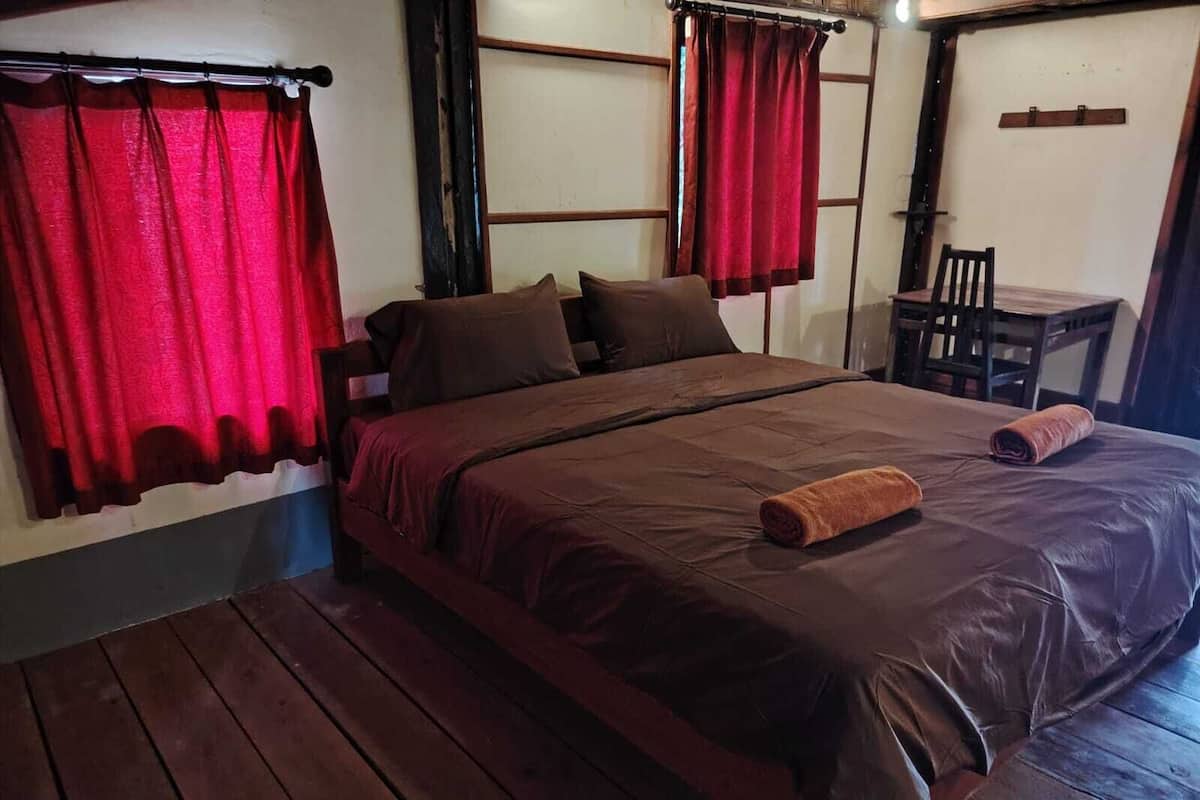 Deluxe Double Room, Lake View | WiFi (free)