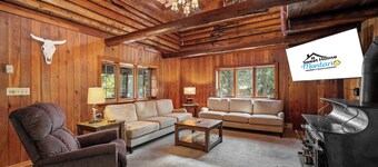 The Moose Bunkhouse: A spacious 4-bedroom retreat just 6 minutes from Yellowstone.