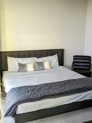 Iron/ironing board, WiFi, bed sheets