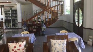 Habitación, 1 habitación, vistas al jardín | Sala de estar