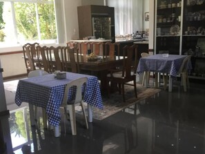 Room, 1 Bedroom, Garden View | Dining room - Room-camiguin Lanzones Resort Queen Delu (Mambajao)