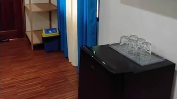 Habitación, 1 habitación, con acceso para personas discapacitadas, vista al jardín | Servicios de la habitación