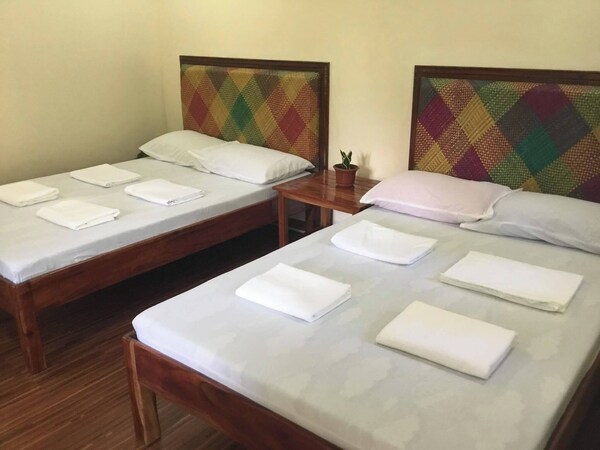 Room-serene Family Haven In Mambajao, Ph - Camiguin