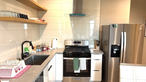 Stylish Stay Minutes from LA Hotspots, near USC