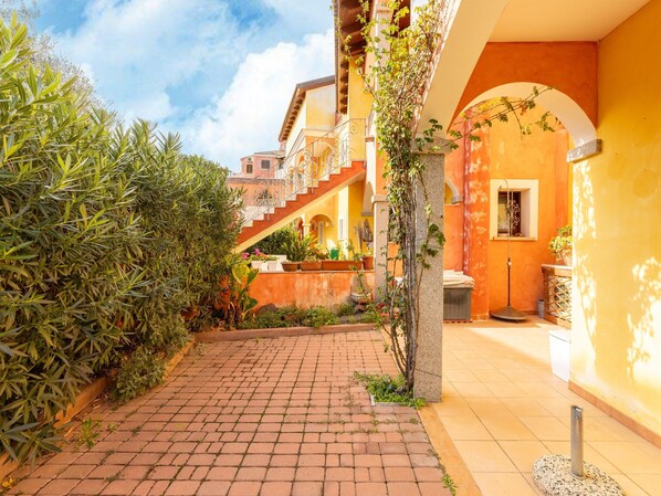 Apartment | Balcony - Apt con Giardino, a 300-metre-tall Mare (Castelsardo)
