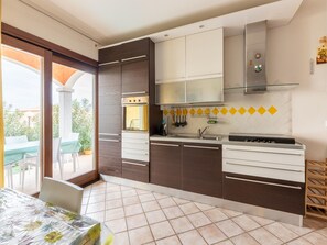 Apartment | Private kitchen - Apt con Giardino, a 300-metre-tall Mare (Castelsardo)