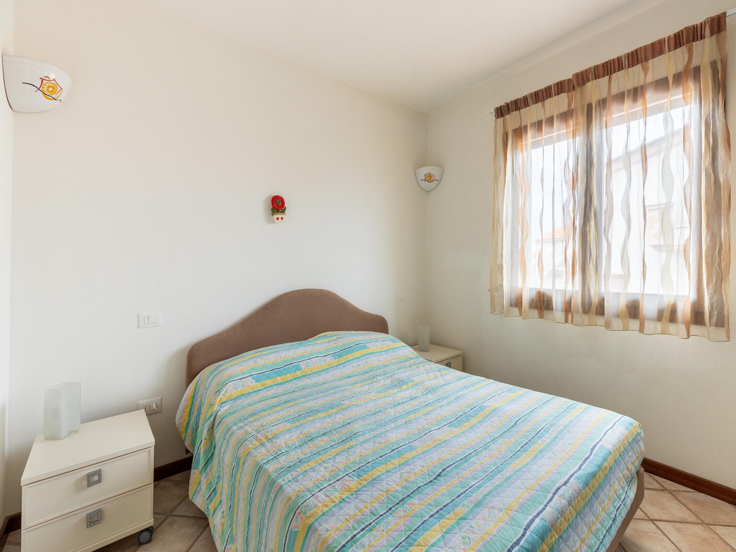 1 bedroom, individually furnished, bed sheets