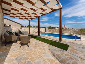 House | Pool | Indoor pool, outdoor pool - Rural Villa Retreat Near Benkovac (Benkovac)