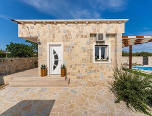 House | Exterior - Rural Villa Retreat Near Benkovac (Benkovac)