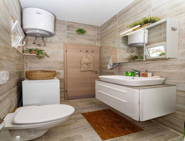 Bathroom - Rural Villa Retreat Near Benkovac (Benkovac)
