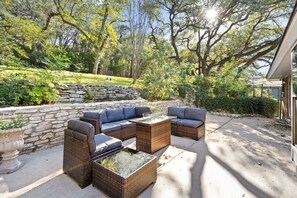 Terrace/patio - 4-Bedroom Cowboy Retreat Steps from Zilker Park (Austin)