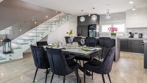 Villa | Restaurantes