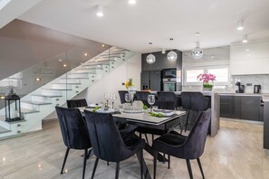 Villa | Dining - Luxury Villa With Pool and Jacuzzi (Stankovci)