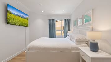 Apartment | 1 bedroom, iron/ironing board, bed sheets