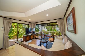 Living area - Chaweng Bay View Resort by Smith & Appy (Koh Samui)