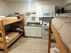 1 bedroom, free WiFi, bed sheets