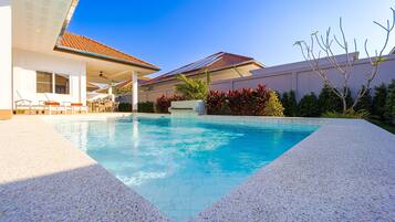 Outdoor pool, pool loungers