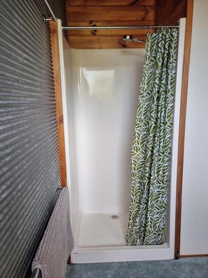 Bruser, håndklæder, Sæbe, Toiletpapir