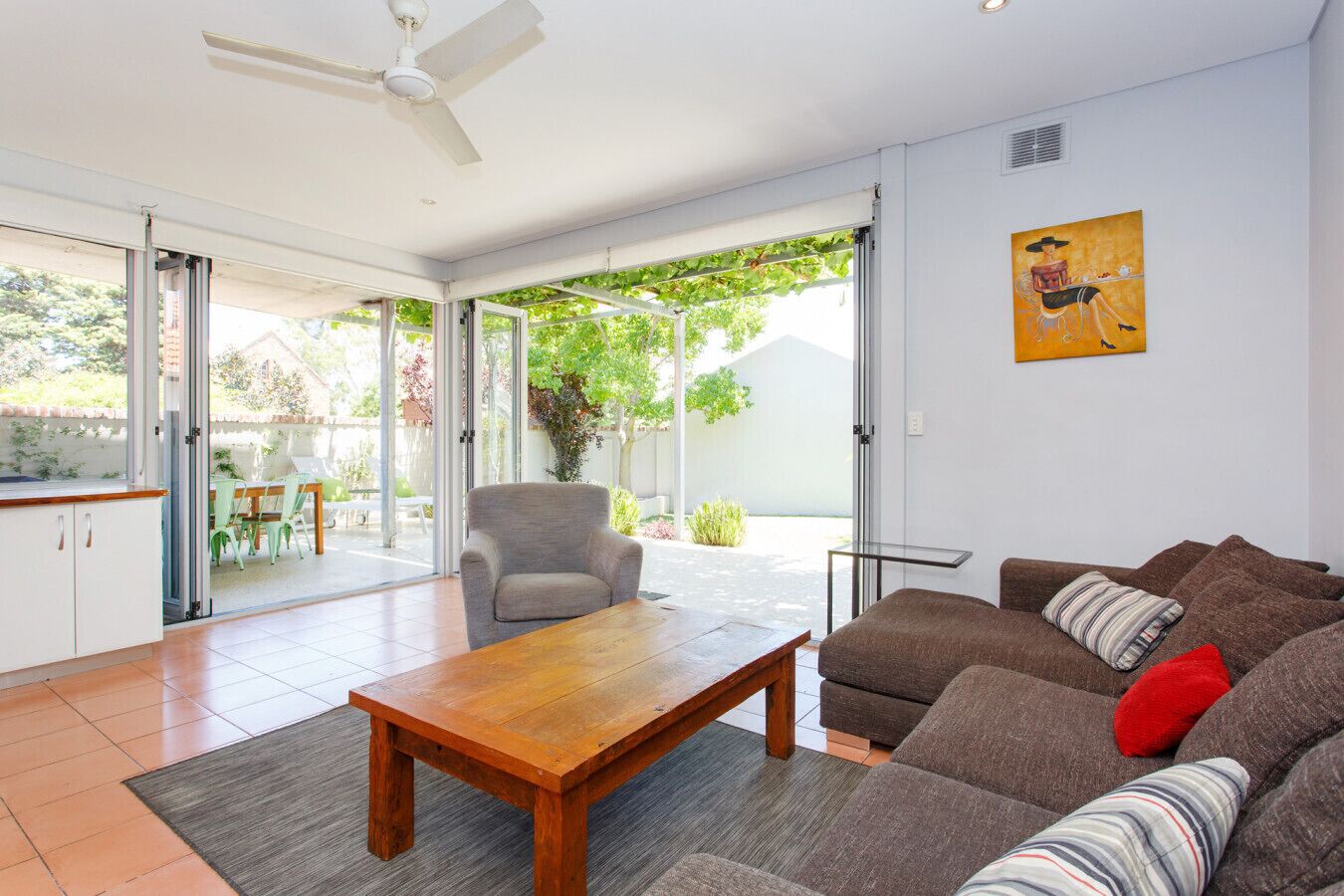 المنشأة من الداخل