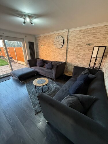 Leamington Spa House with 4 Bedrooms