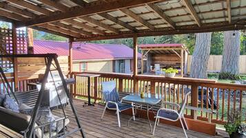 屋外ダイニングエリア