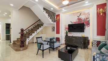 Eenvoudige villa, uitzicht op stad | Lakens van Egyptisch katoen, luxe beddengoed, donzen dekbedden