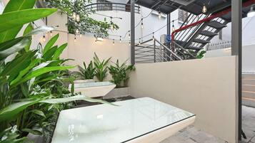 Studio, 1 keskisuuri parisänky, näköala pihalle | Näkymä huoneesta