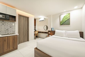 Superior Studio | Minibar, soundproofing, iron/ironing board, free WiFi - Soi by La Doma Express (Quan Bay)