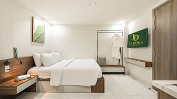 Minibar, soundproofing, iron/ironing board, free WiFi