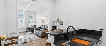 Charming 2-bedroom apartment on the Square