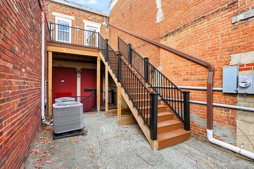 Charming 2-bedroom apartment on the Square