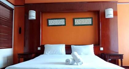Premium Water Chalet 2