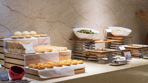 Gratis morgenmadsbuffet hver dag