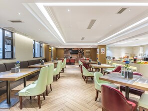 Free daily buffet breakfast  - Beihai Yicheng Hotel  (Beihai)