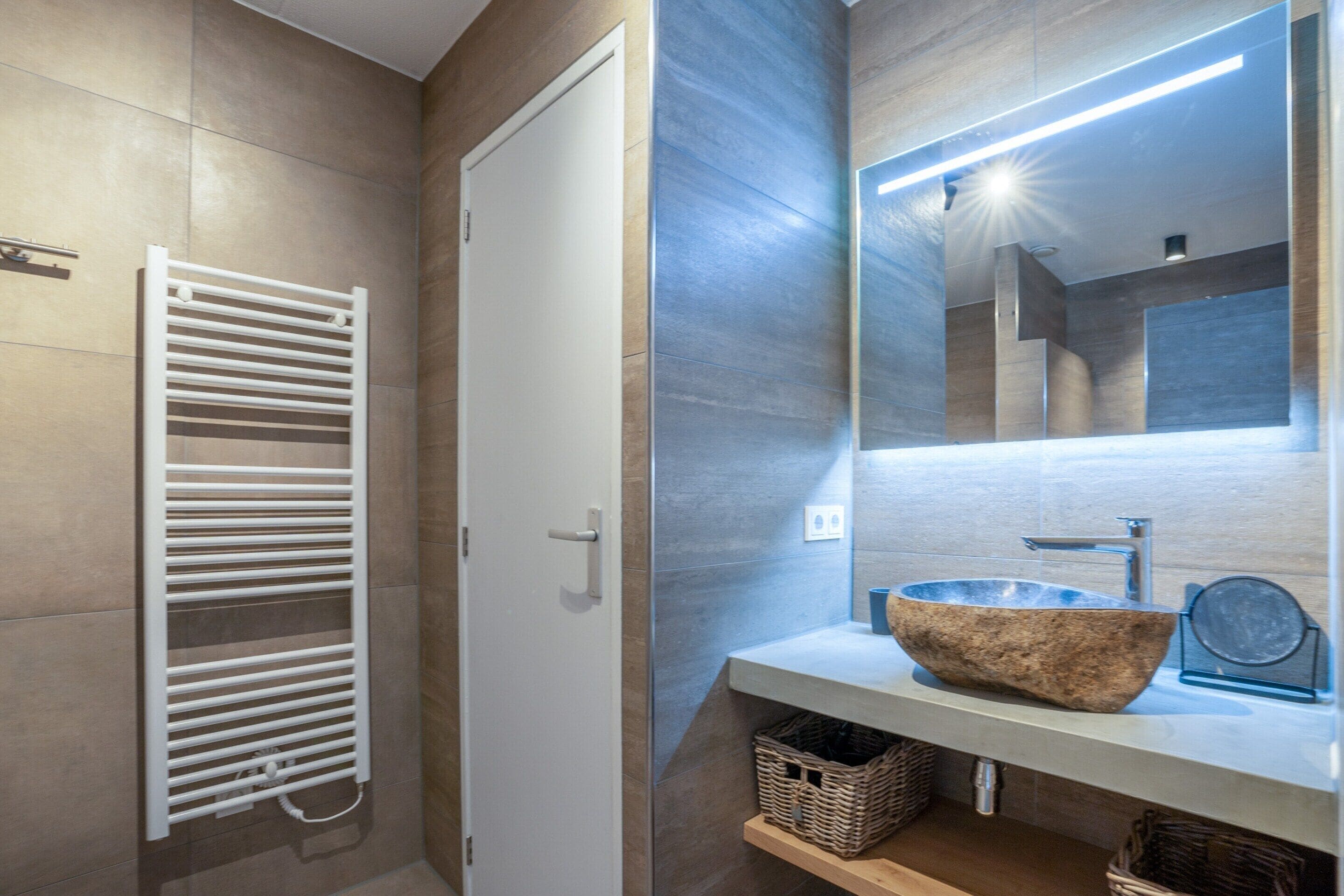 Apartment | Bathroom