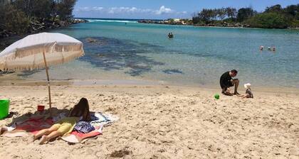 The Holiday House - park and walk everywhere!