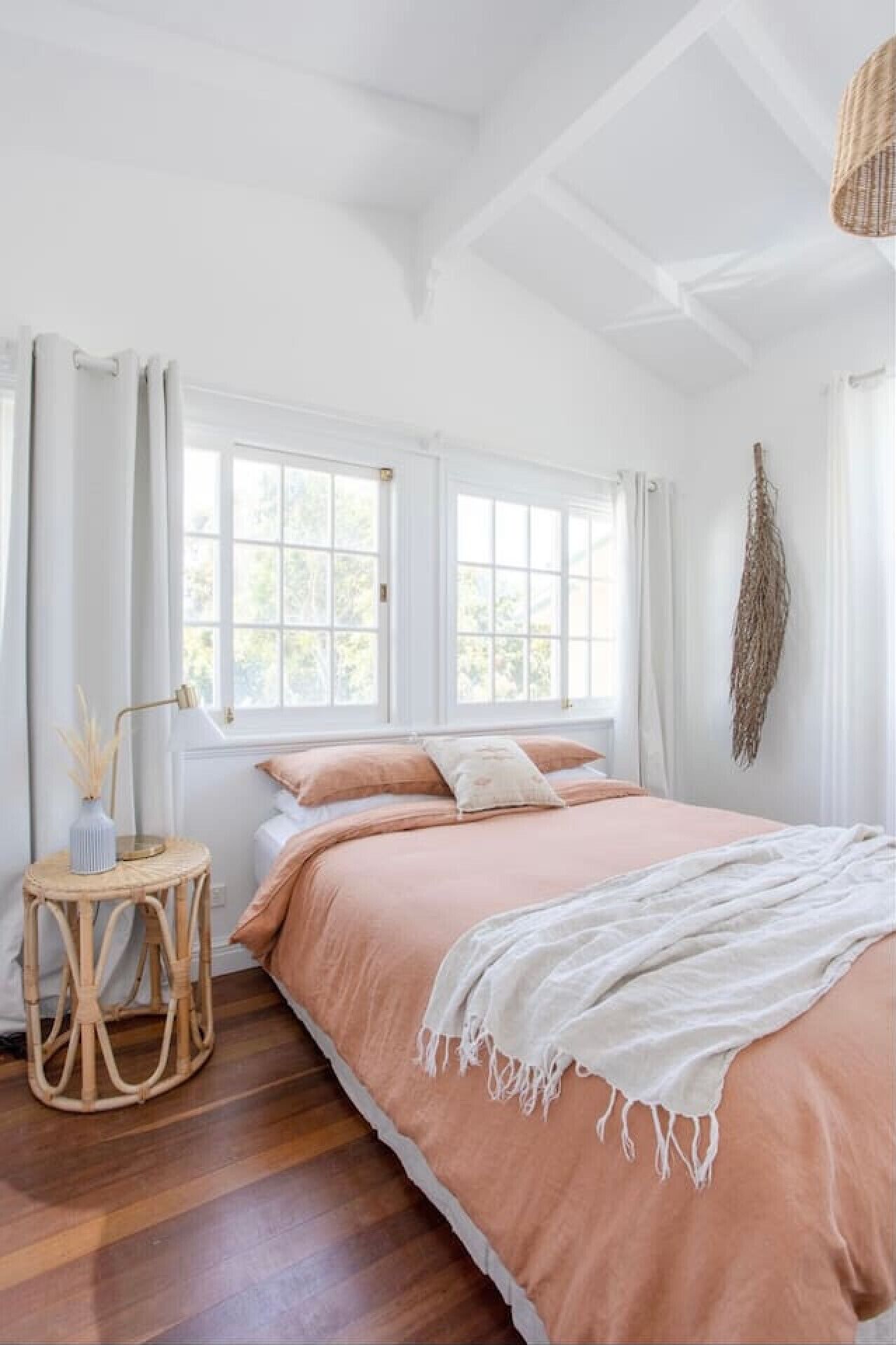 4 عدّة غرف نوم ومكواة/لوح كي وسرير سفر وواي فاي