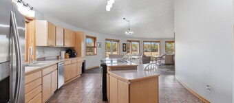 Charming 3-bedroom Riverfront Home in Great Falls