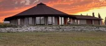 Charming 3-bedroom Riverfront Home in Great Falls