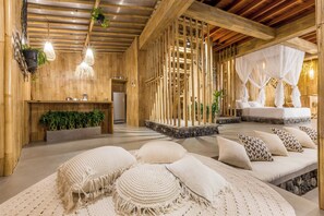 فطور مطهو حسب الطلب مجانًا يوميًا