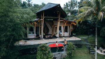 Butterfly Bamboo house | Seprai katun Mesir, seprai premium, brankas, dan setrika/meja setrika