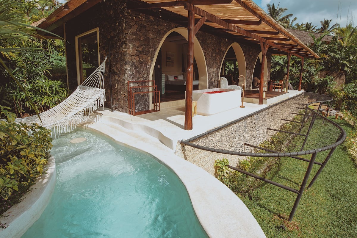 Sayang House with pool | Teras/patio
