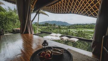Metangi Bamboo house