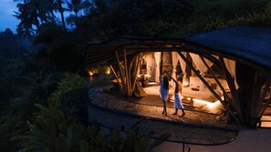 Santai Bamboo house | Egyptian cotton sheets, premium bedding, in-room safe