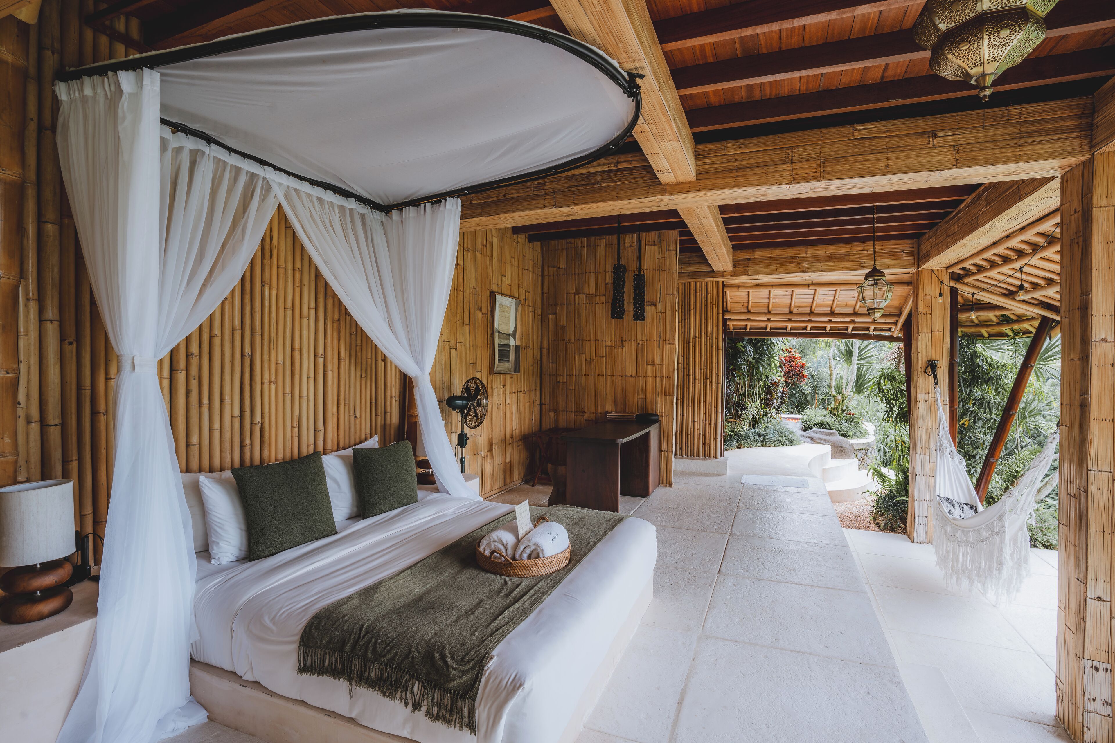 Suboya Bamboo house | Seprai katun Mesir, seprai premium, brankas, dan setrika/meja setrika