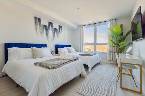 Sleek 3BR Loft | Modern Design | Gym & Near Transit