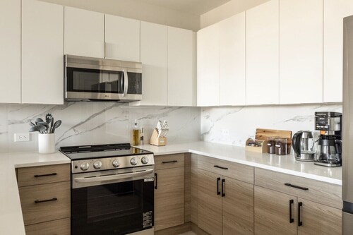 Sleek Loft 15 Min from NYC with Manhattan View