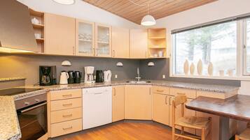 Classic House, 4 Bedrooms | Interior